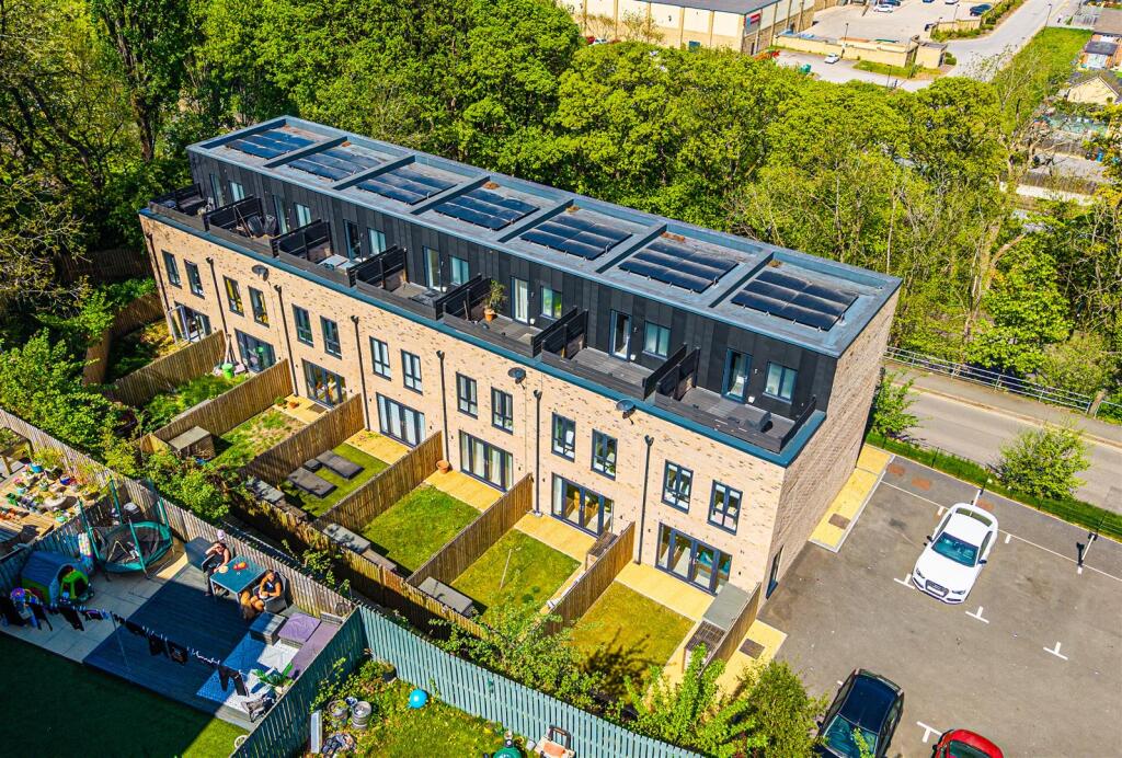 Main image of property: New Road, Stocksbridge, Sheffield