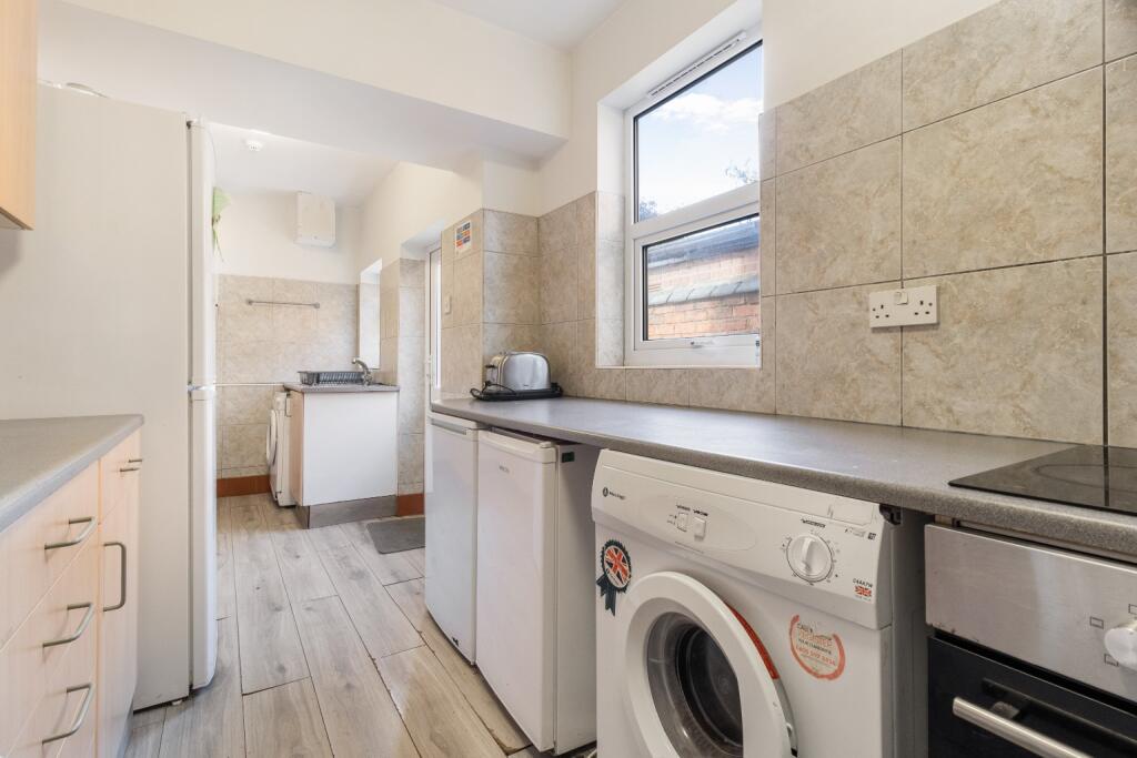 House in Worcester - View 3
