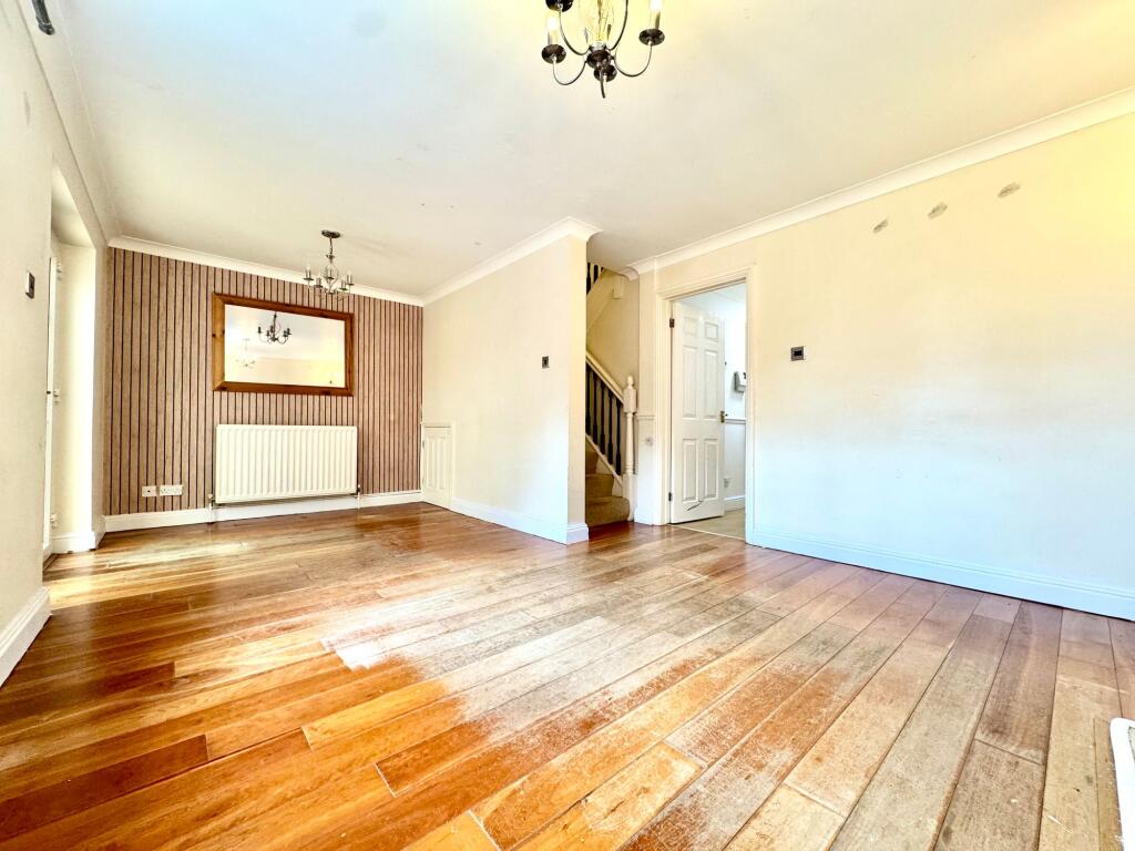 Tameton Close, Luton, LU2 photo 2