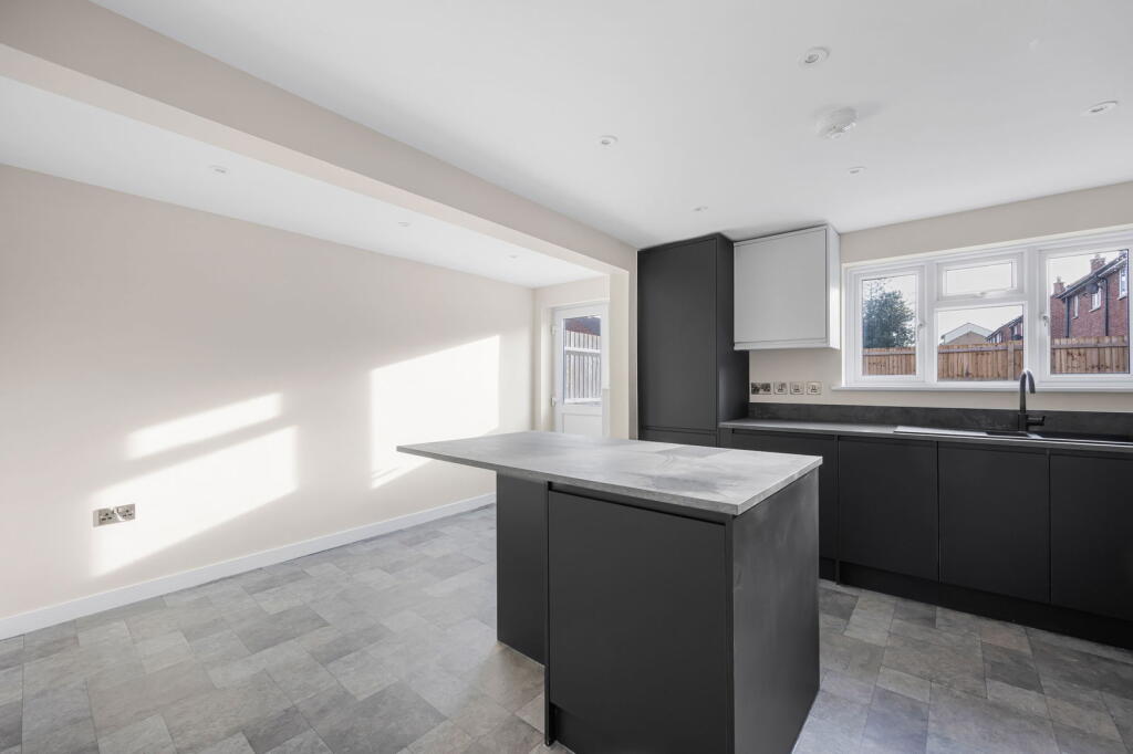 Dowty Road, Cheltenham, GL51 photo 2