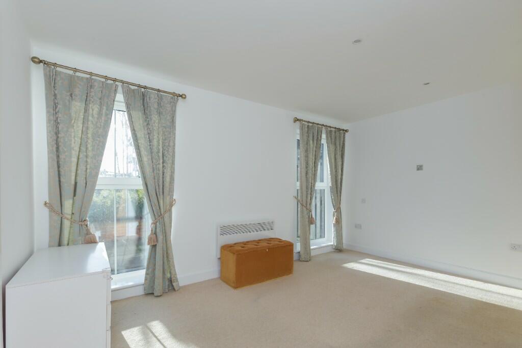 St. Marys Road, Market Harborough, Leicestershire, LE16 photo 2