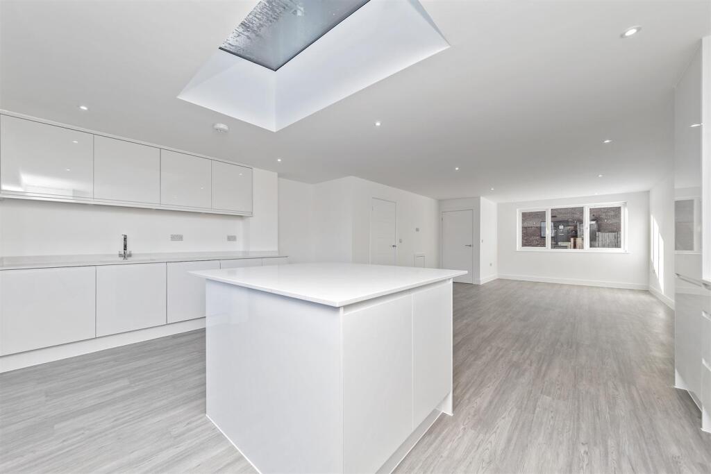 Chiltern Road, Marshalswick, St. Albans photo 4