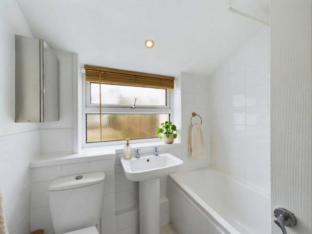 House in Portsmouth - View 5