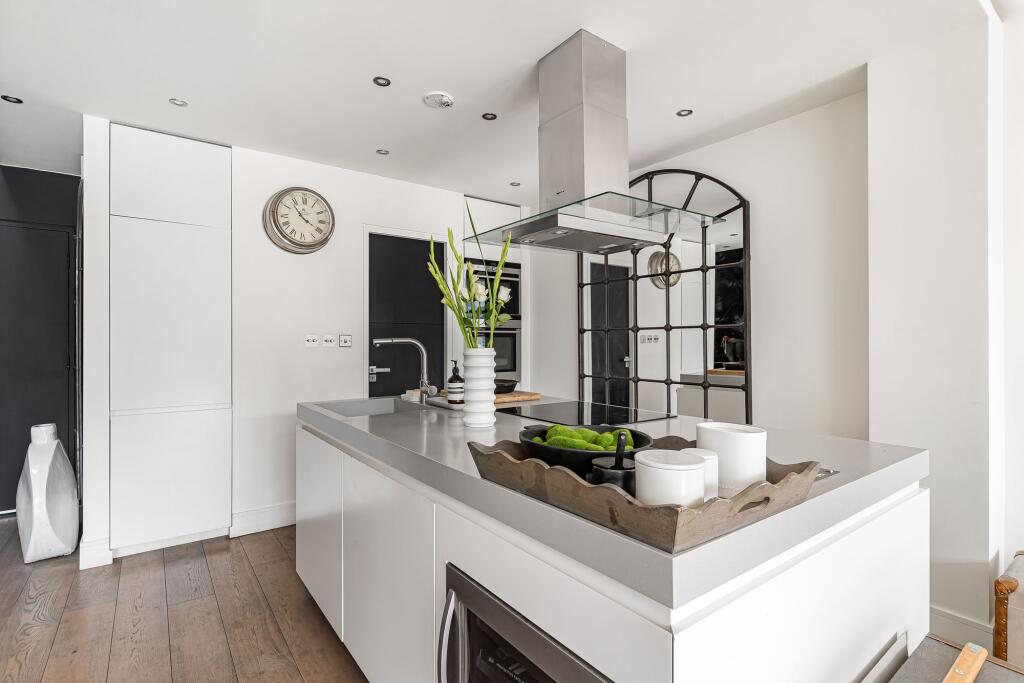 Apartment in London - View 4