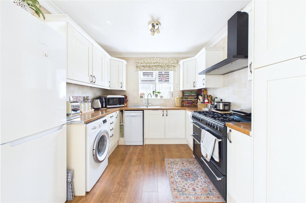 Coventry Crescent, Poole, Dorset, BH17 photo 4