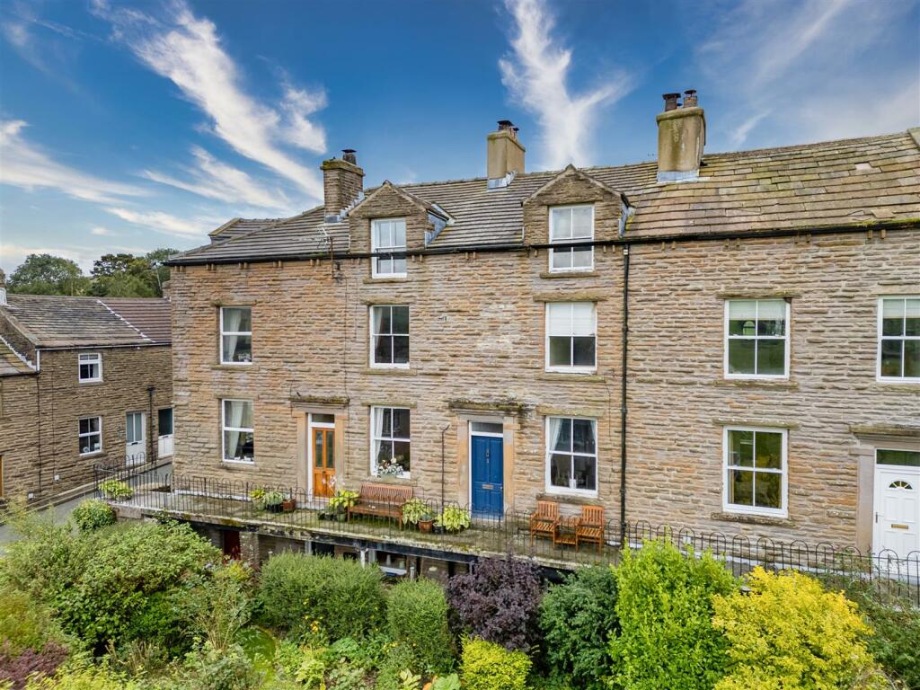 Main image of property: 2 Prospect View, Burtersett, Hawes DL8 3PQ