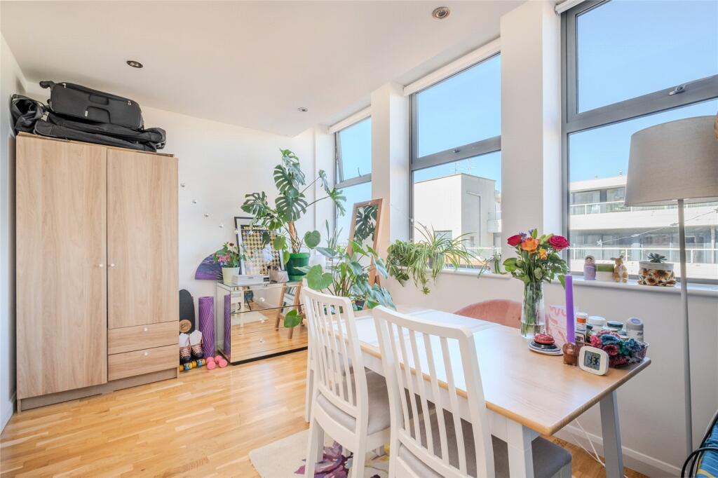 Main image of property: Streatham High Road, London, SW16