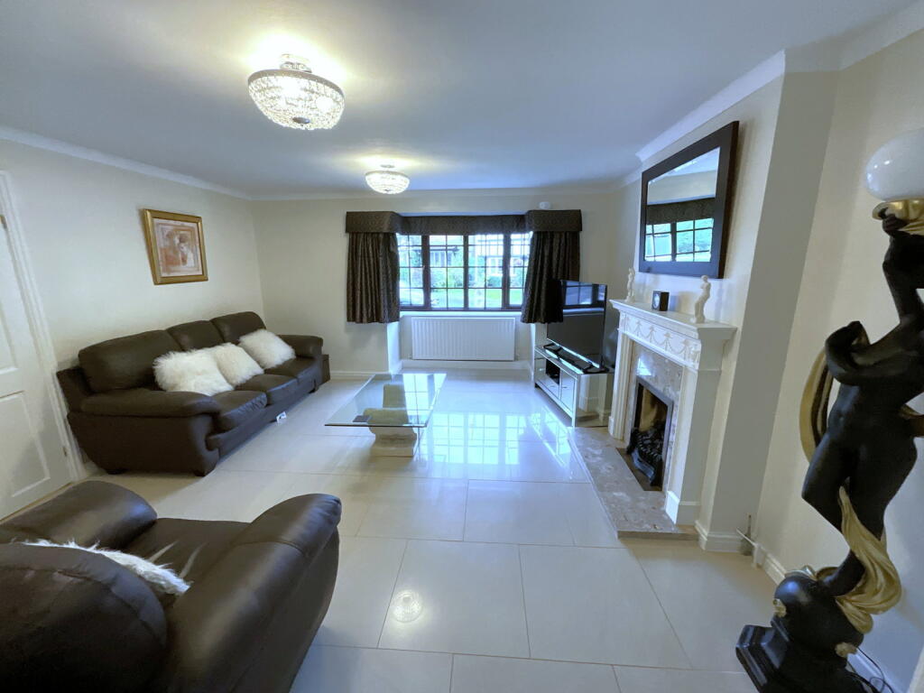 House in Dudley, West Midlands - View 3