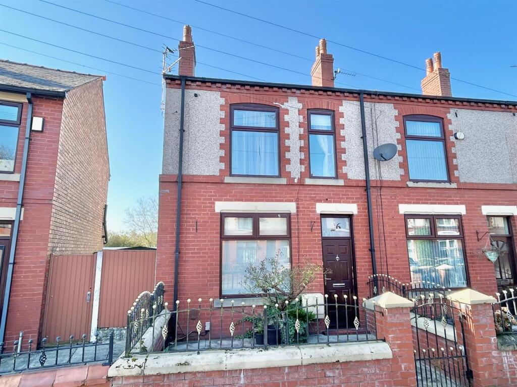 3-bed terraced on Pilling Street, Leigh, £140,000