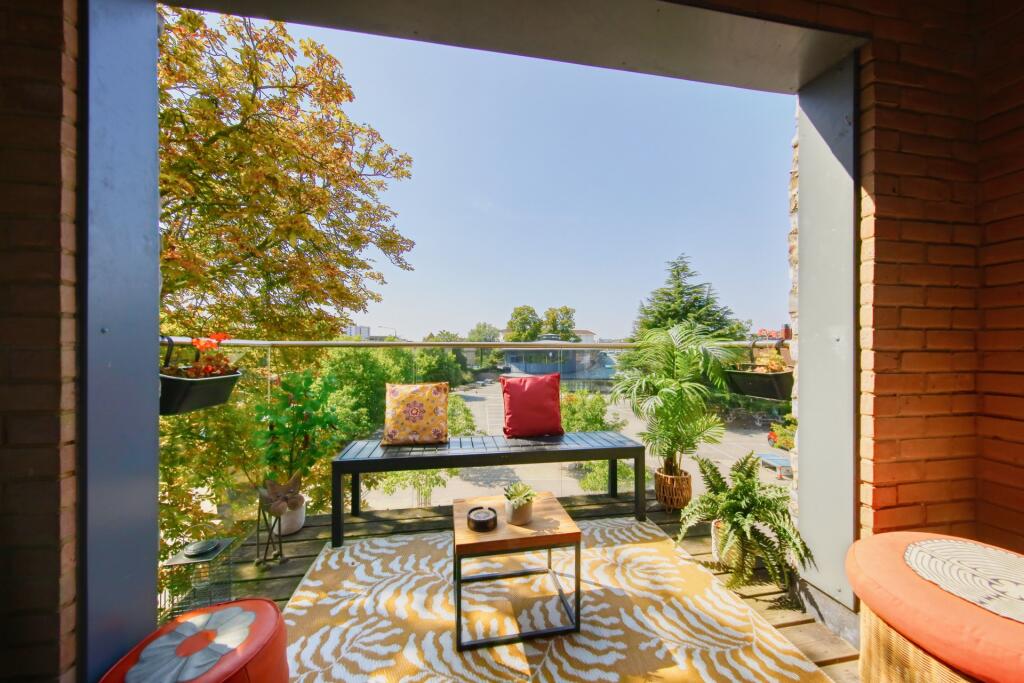 Main image of property: London Road, Kingston Upon Thames, KT2