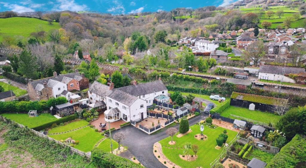 Main image of property: Holly Bush Bach, Cefn-Y-Bedd, Wrexham