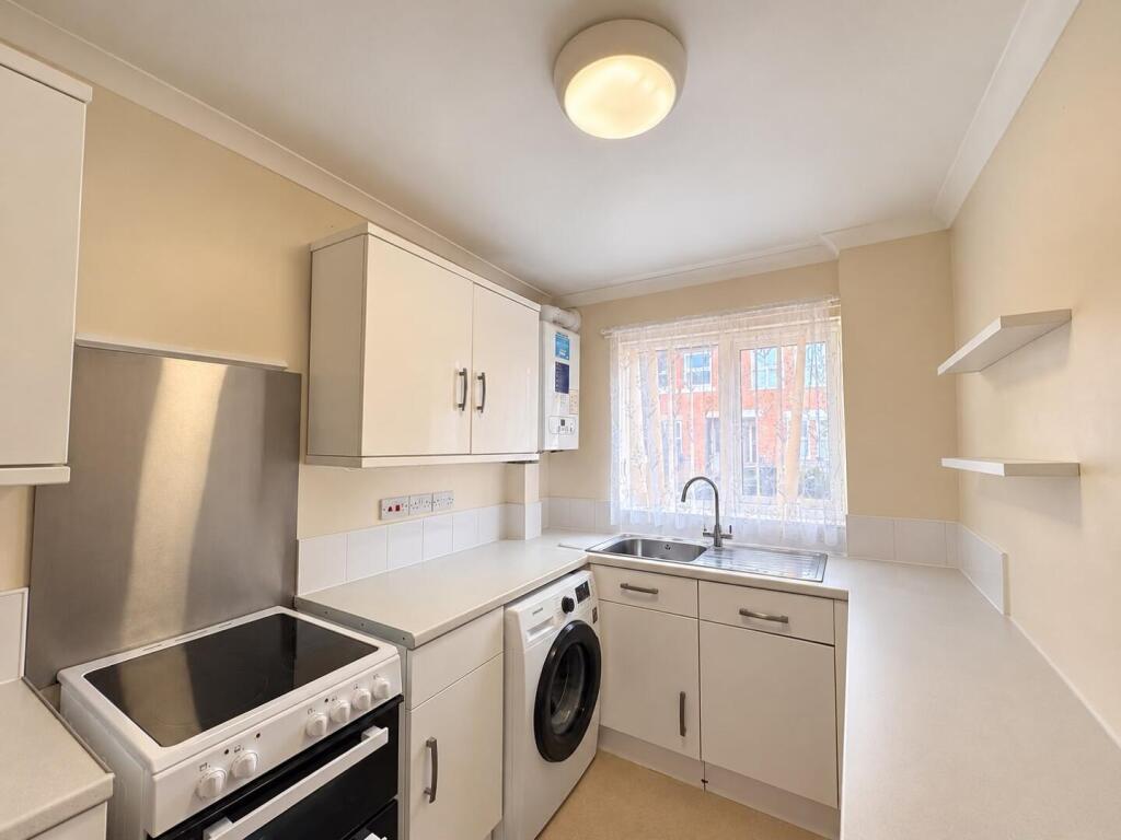 Main image of property: Stanley Road, Mansfield, Notts, NG18 5AA