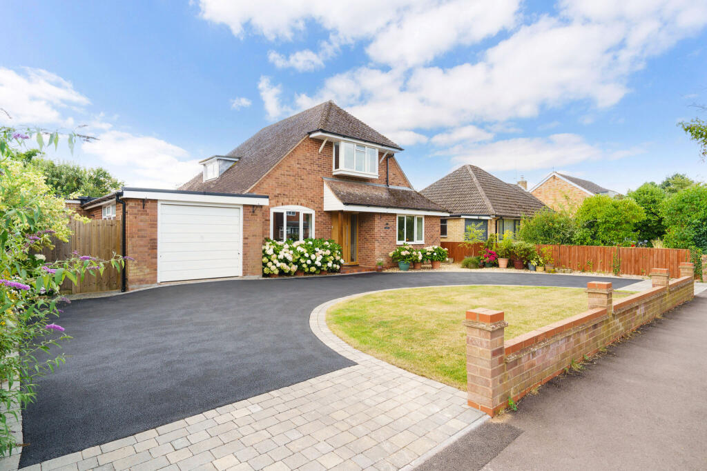 Main image of property: Burford Road, Stratford-Upon-Avon, CV37