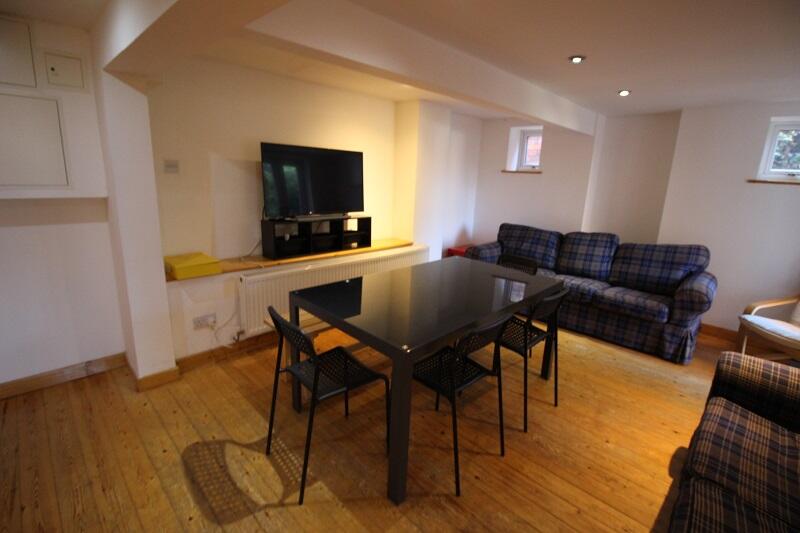 Main image of property: **STUDENT HOUSE 26/27** 6 BED Yarborough Road, Lincoln, Lincolnshire, LN1