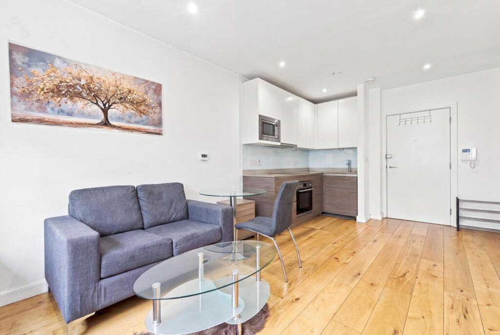 Apartment in Twickenham - View 5
