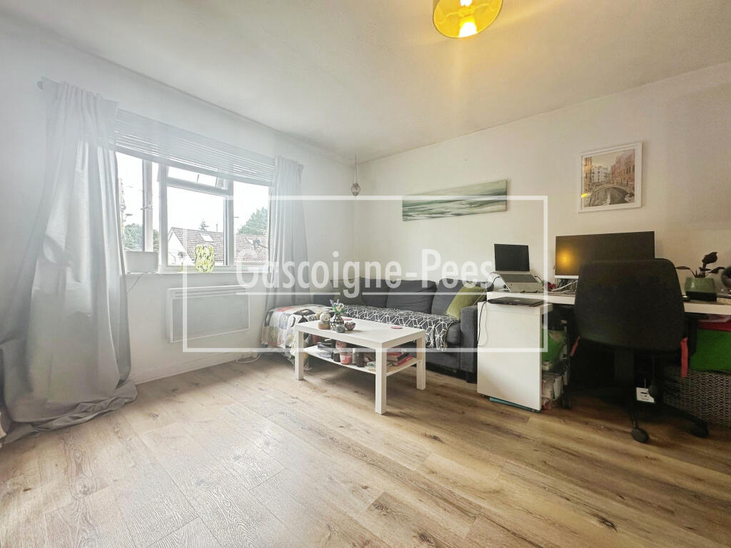 Apartment in Guildford - View 4