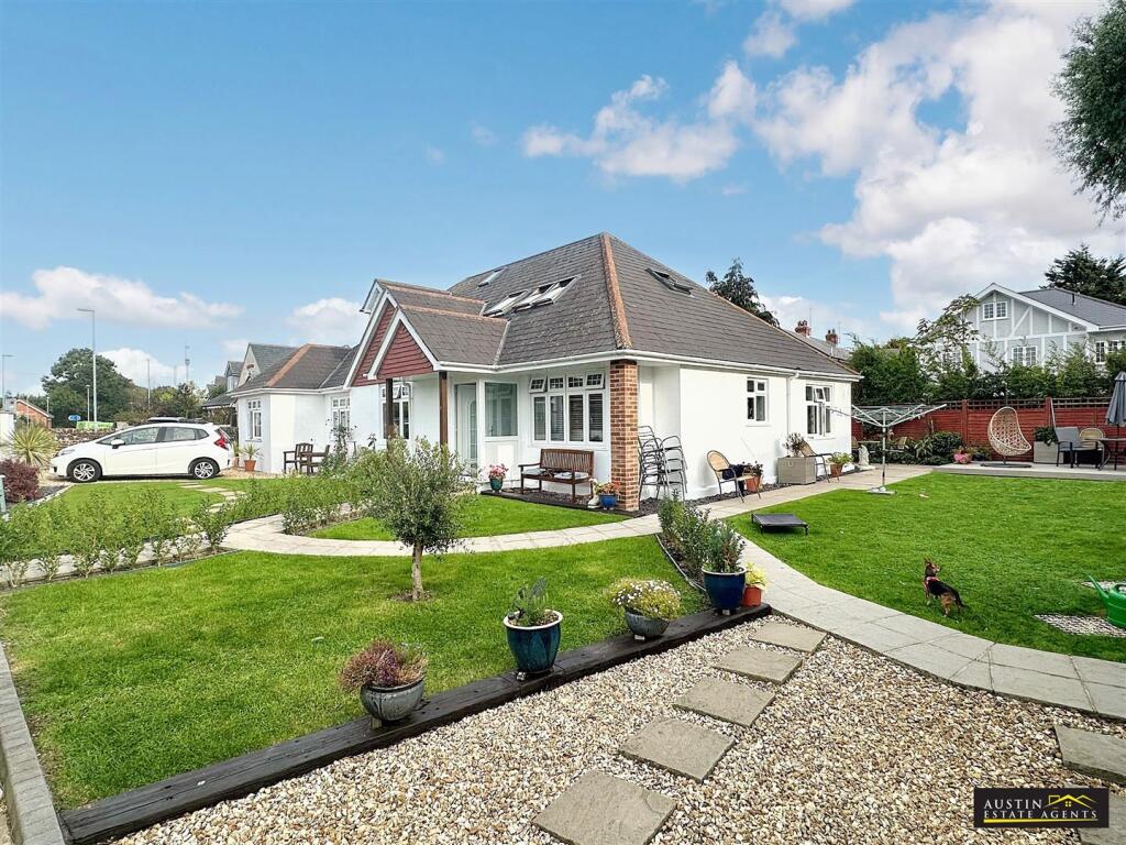 4-bed detached on Manor Road, Radipole, Weymouth, Dorset, £650,000