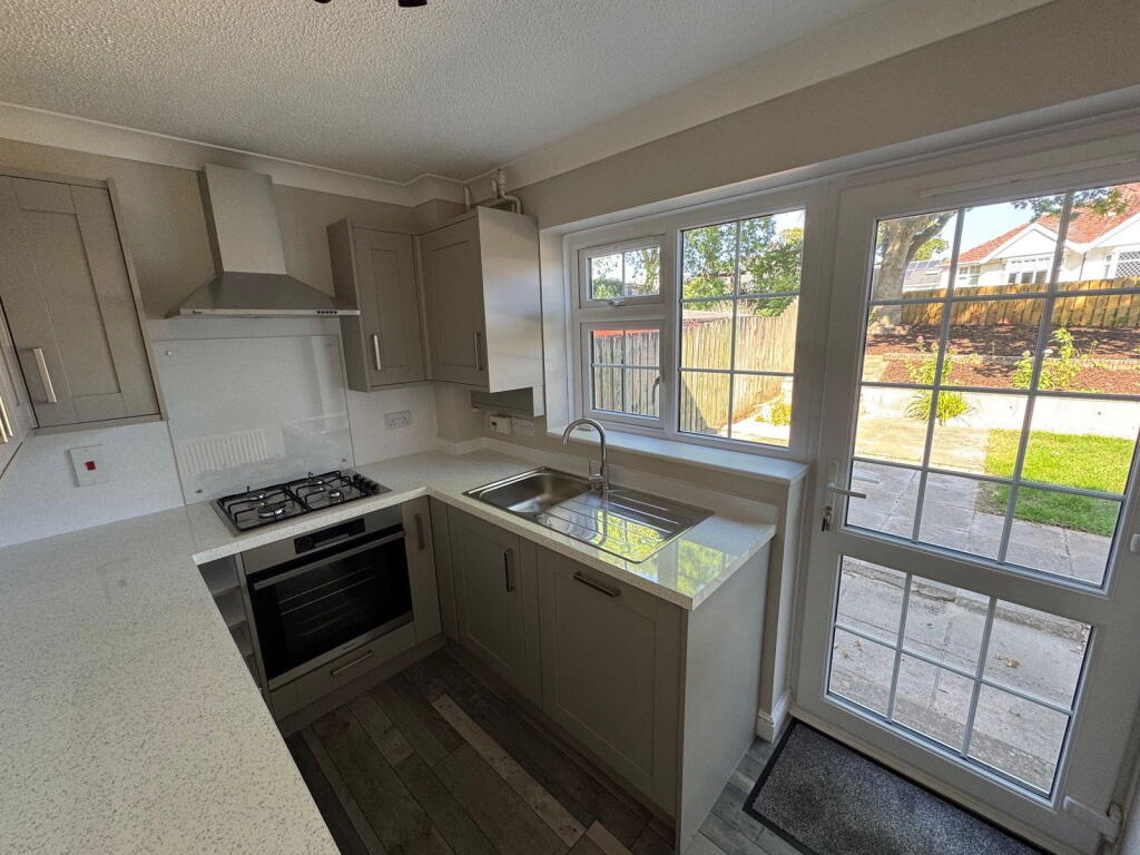 25 Washington Close, Paignton, Devon, TQ3 2QJ photo 3