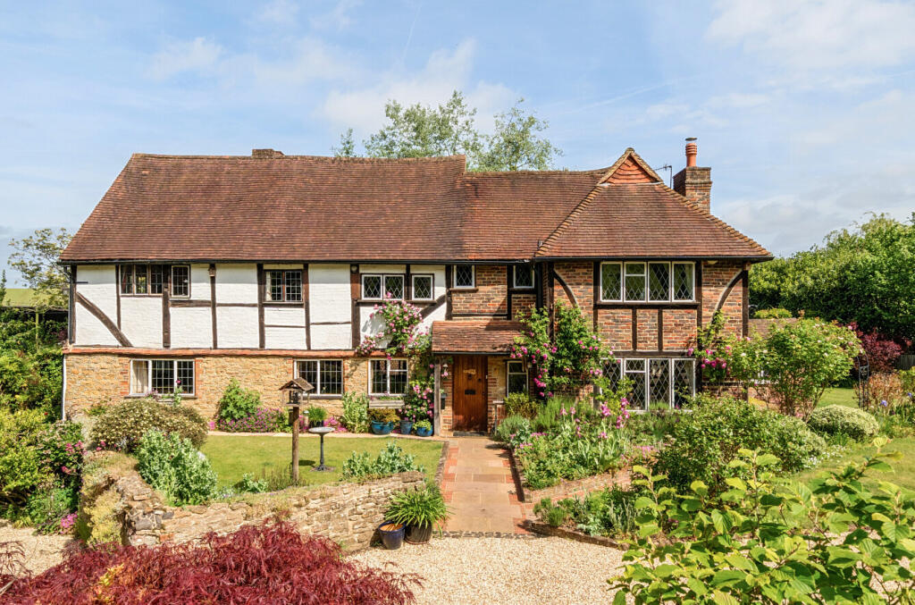 House in Guildford, Shalford - View 2