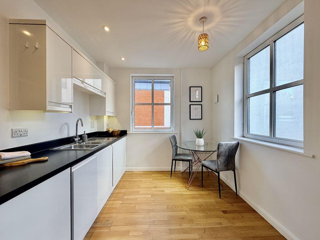 Apartment in Hemel Hempstead - View 5