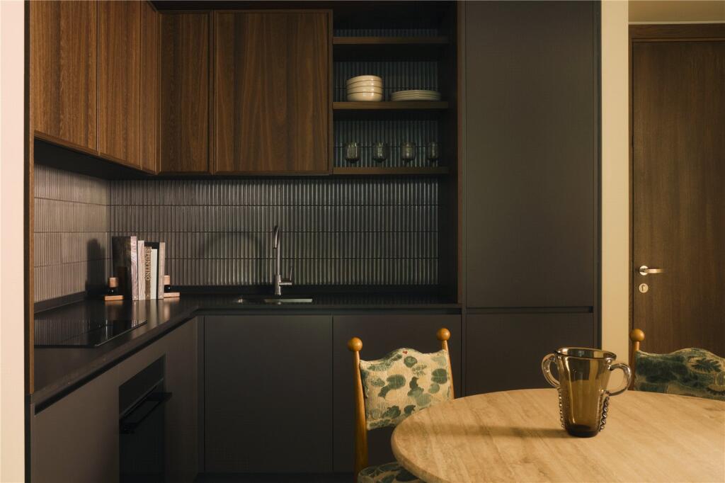 Apartment in London - View 5