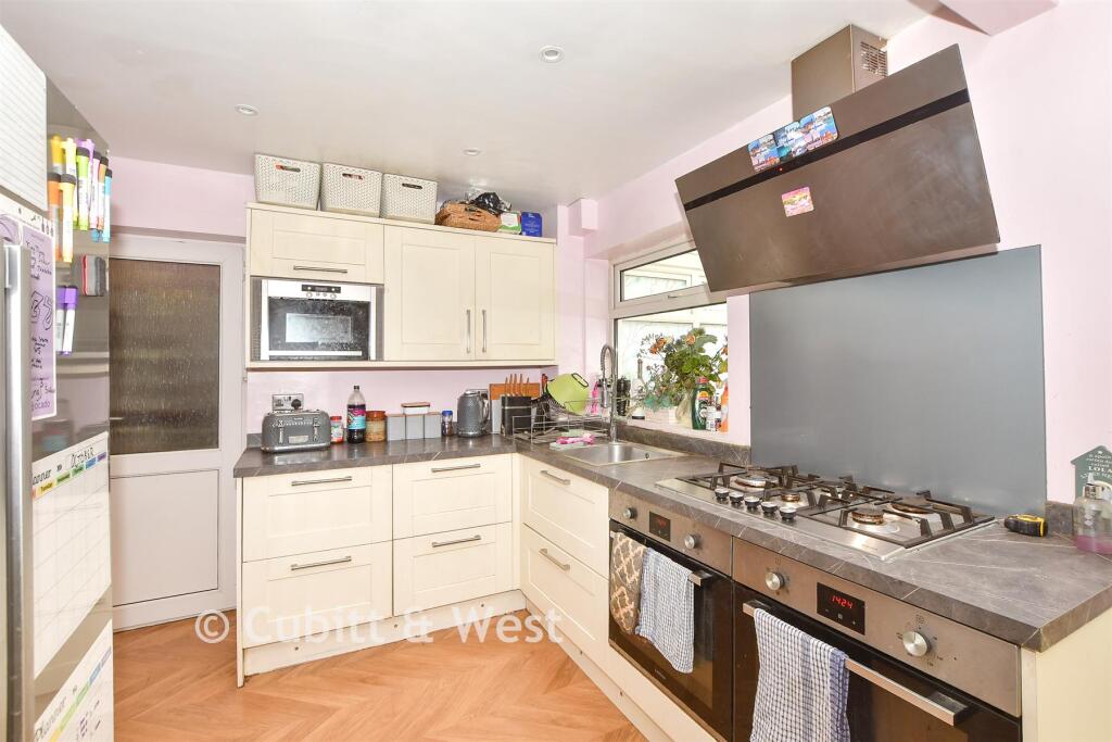 House in East Grinstead, Ashurst Wood - View 3