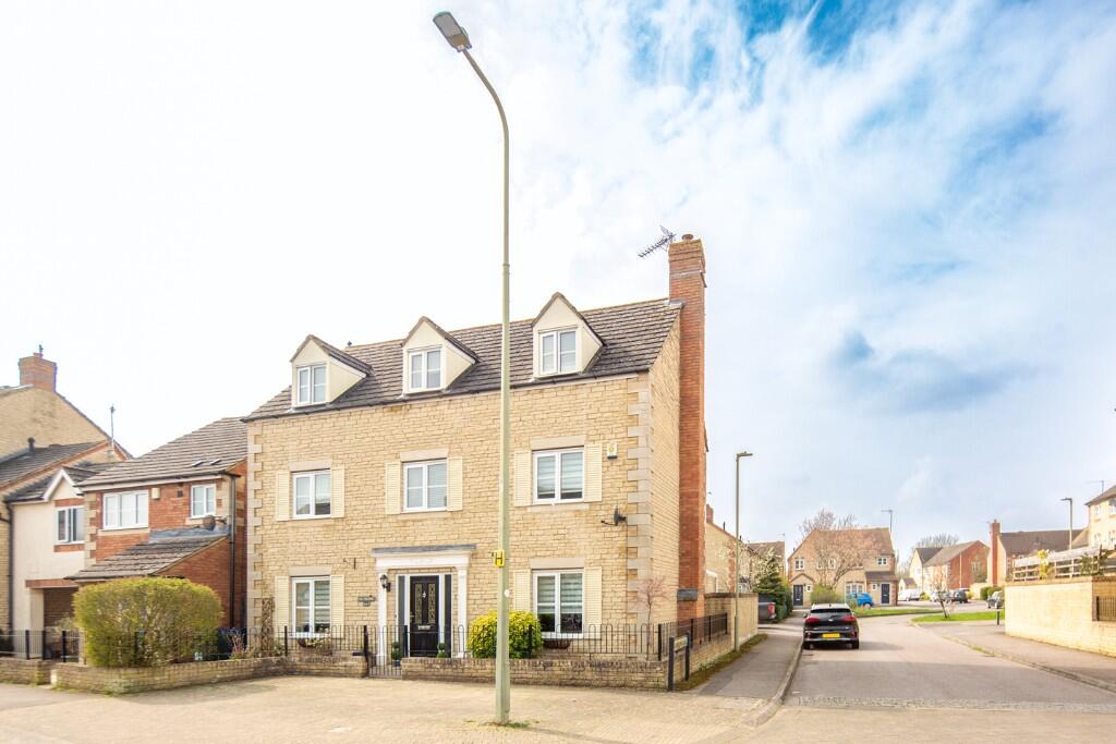 Main image of property: Mallards Way, Bicester, Oxfordshire, OX26