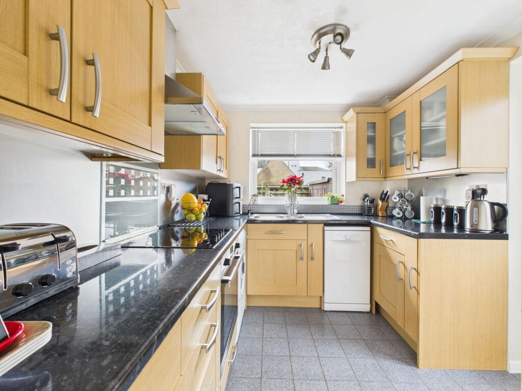 Rectory Farm Road, Sompting, Lancing, BN15 0ED photo 4