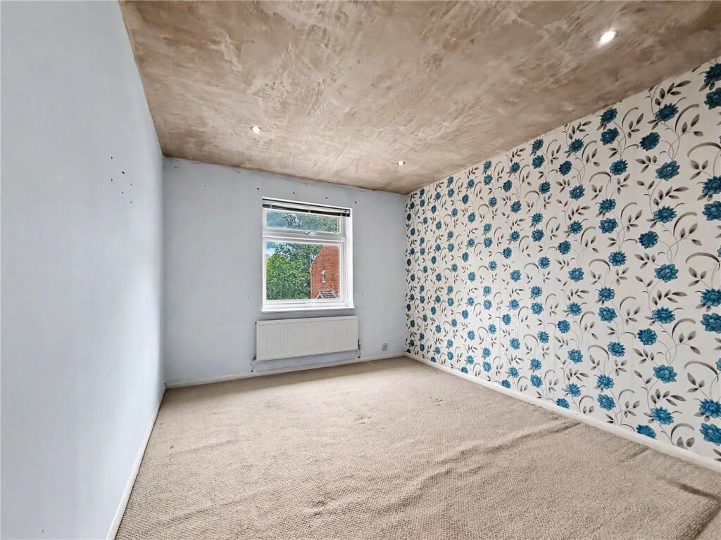 Apartment in Reading - View 5