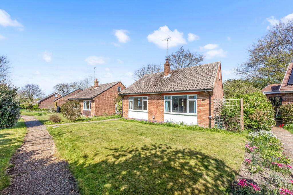 Main image of property: Bromley Close, Hassocks, West Sussex, BN6 8DQ