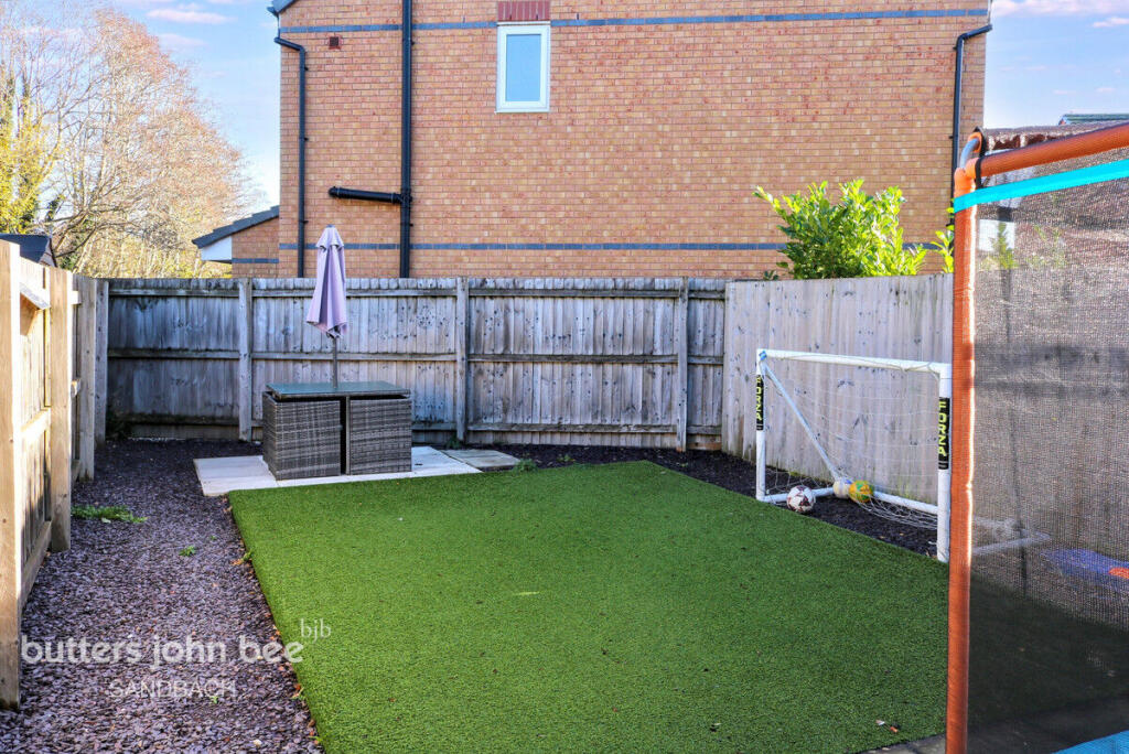 Woodpecker Close, Sandbach photo 3