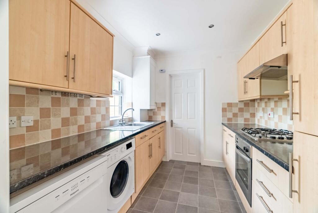 House in Harpenden, Batford - View 4