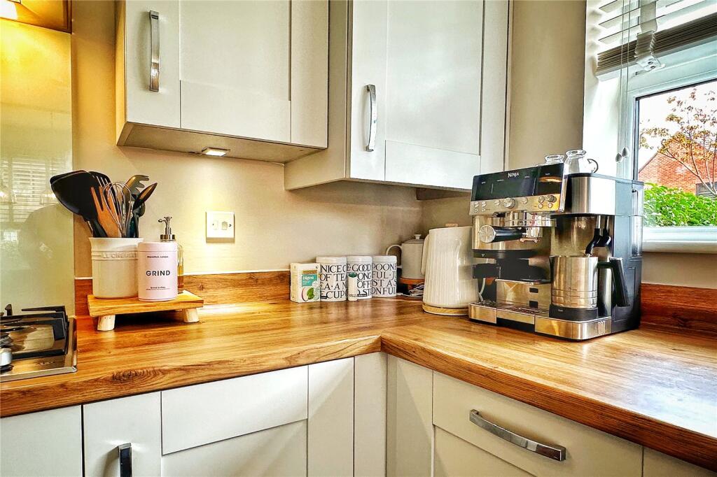 House in Tameside, Greater Manchester - View 5