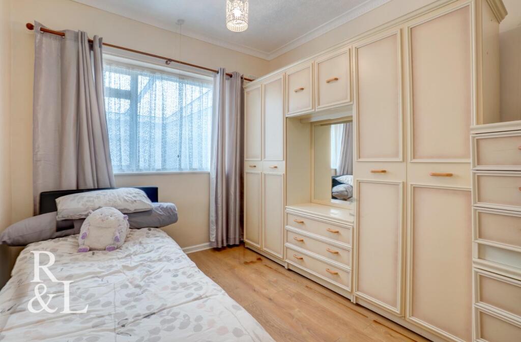 House in Wolverhampton, Ettingshall Park - More