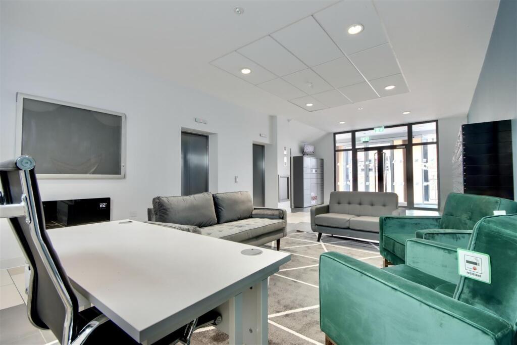 Apartment in Portsmouth - View 4