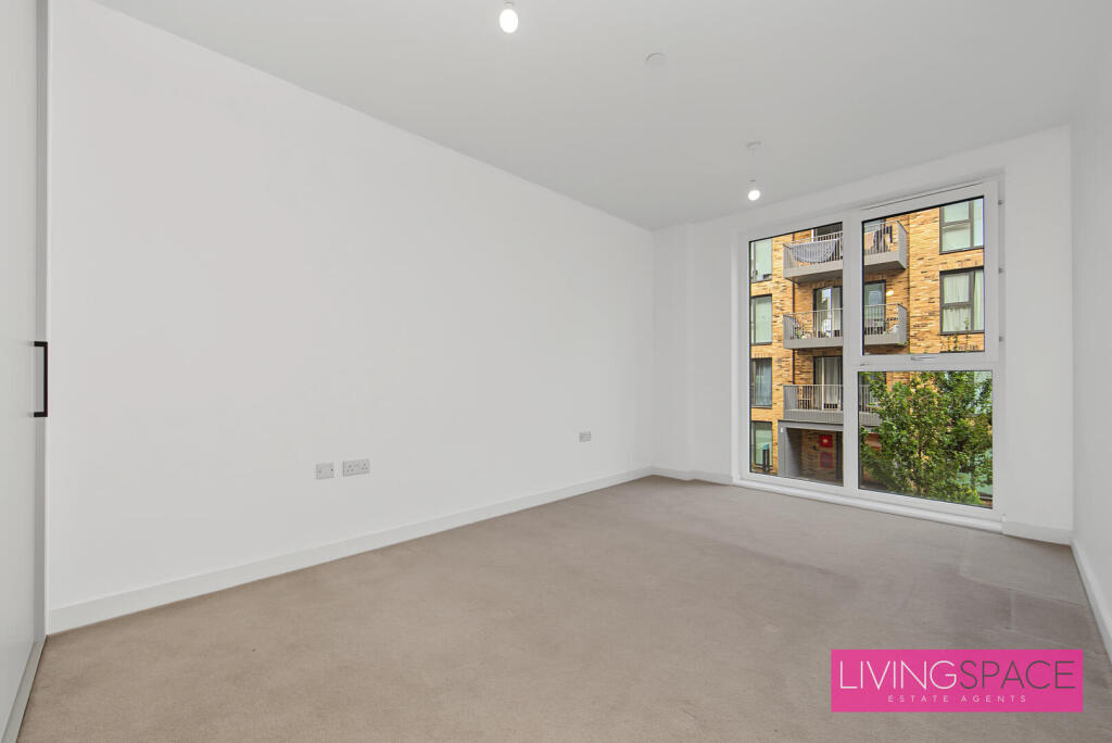 Apartment in Southall - View 4