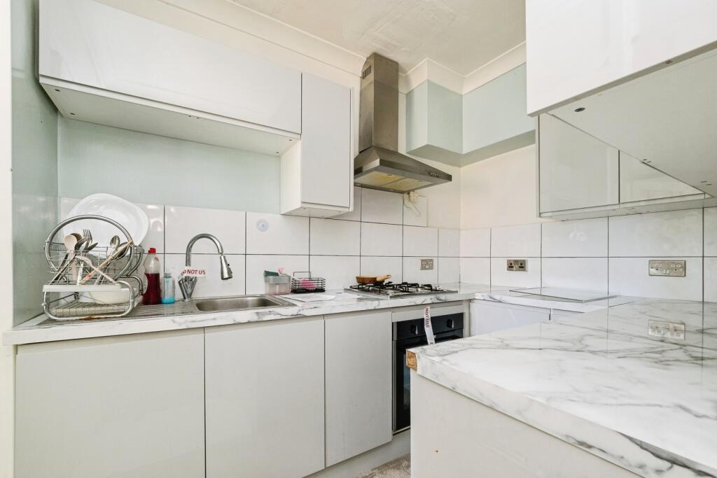 House in Romford - View 4