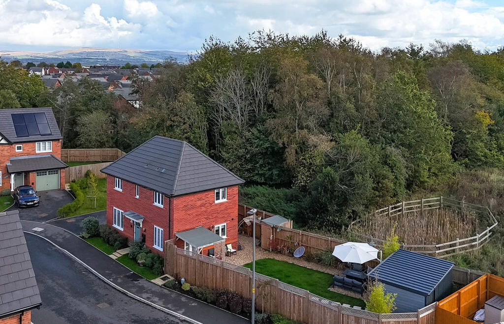 3 Bedroom Detached in WN6 0FQ