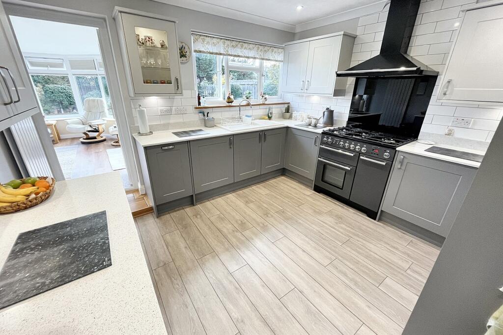 Verwood photo 4
