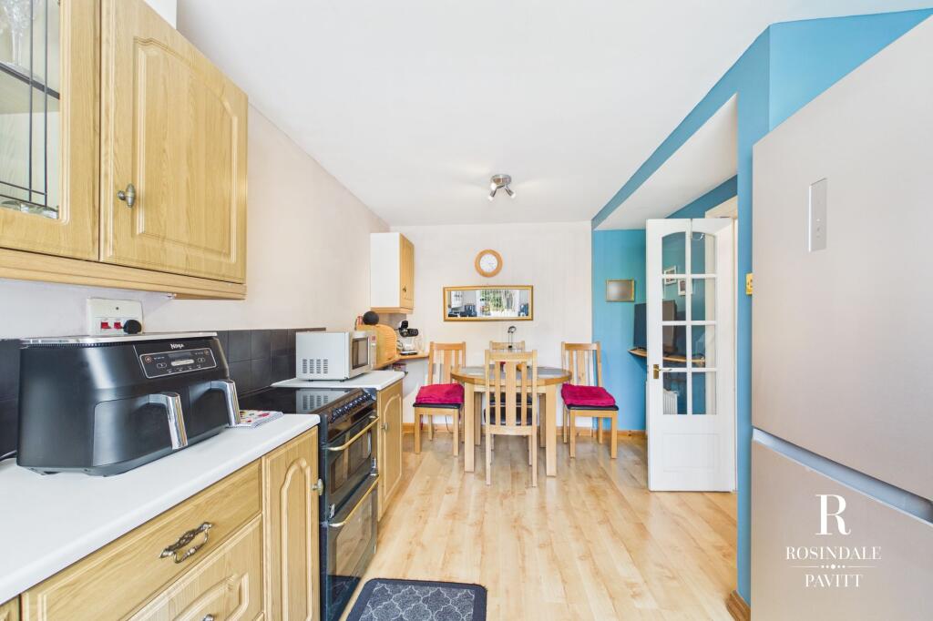 House in Sutton - View 5