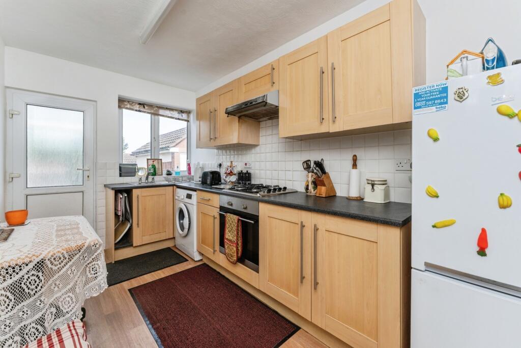 St. Georges Drive, Prestatyn, Denbighshire, LL19 photo 4