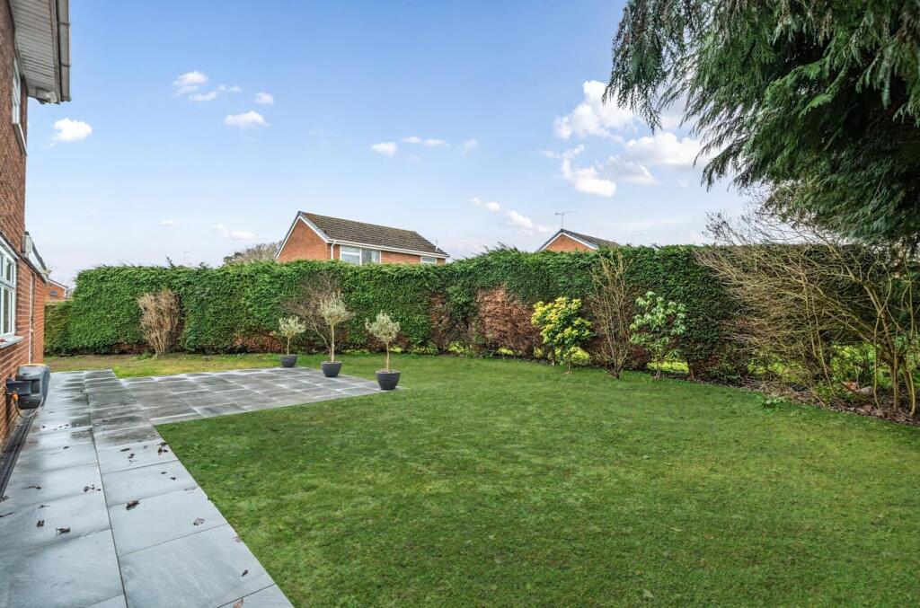 Woodlands Grove, Higher Heath. photo 4