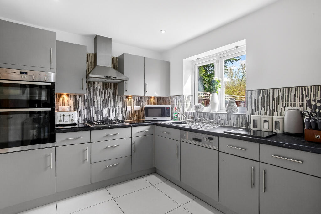 House in Manchester, New Moston - View 4