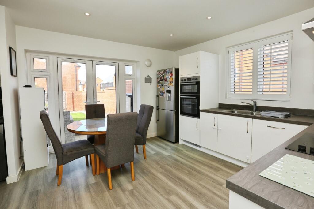 Pearce Row, Botley, Southampton, Hampshire, SO32 photo 3
