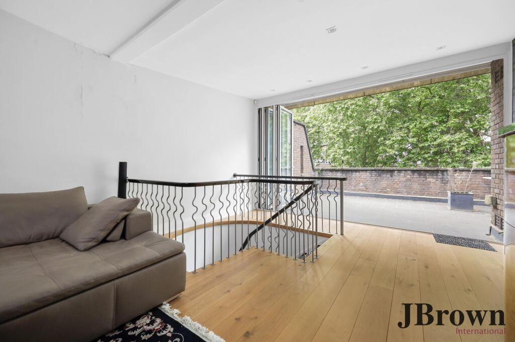House in London - View 3
