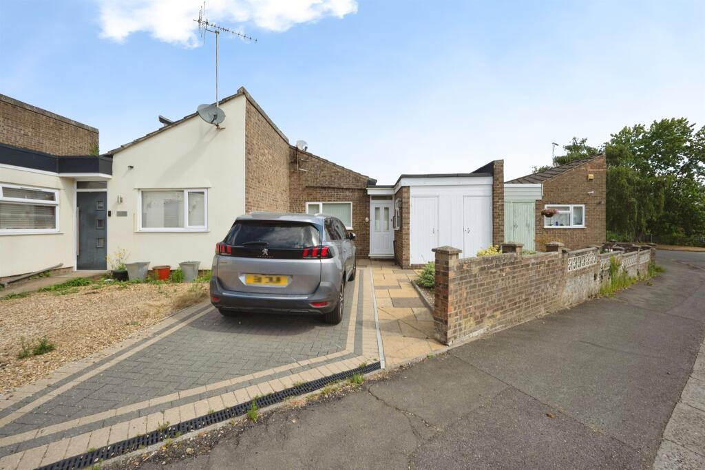Main image of property: Knaves Hill, Linslade, Leighton Buzzard