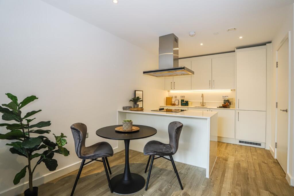 Apartment in Birmingham, West Midlands - View 3