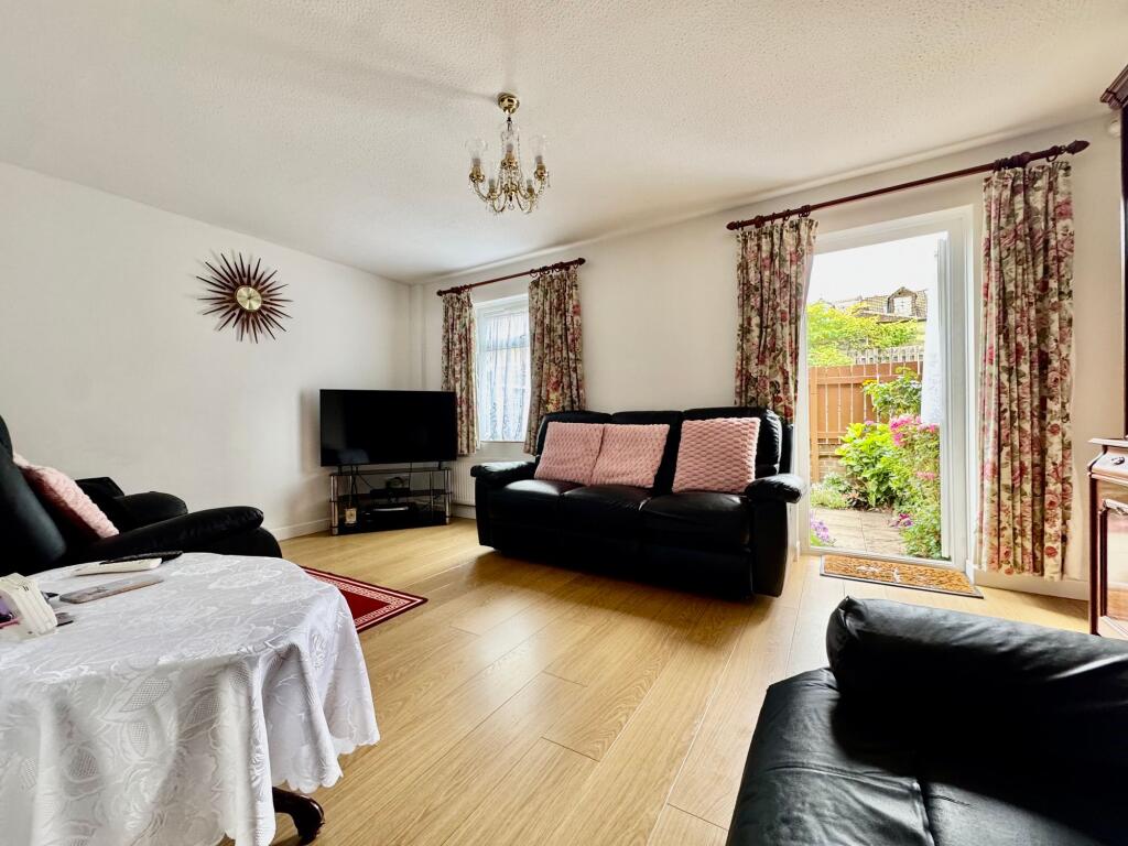 House in Luton - View 2