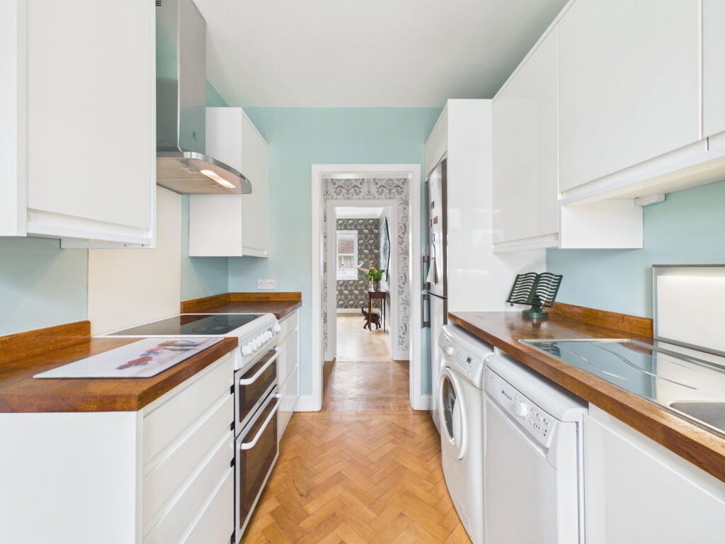 Apartment in Worthing, West Sussex - View 4