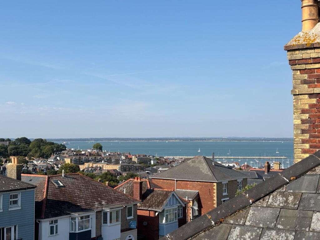 Apartment in Cowes, Isle of Wight - View 2